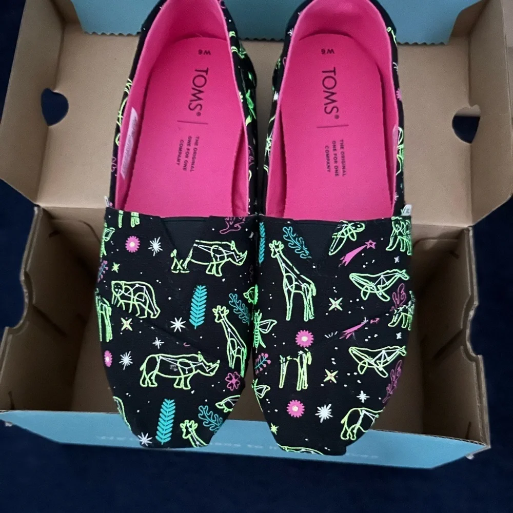 NWOT Toms Alpargata Black  Animal Constellations Glow in The Dark Print